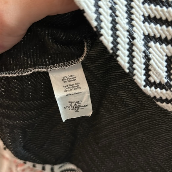 3/4 sleeve top - Picture 7 of 7